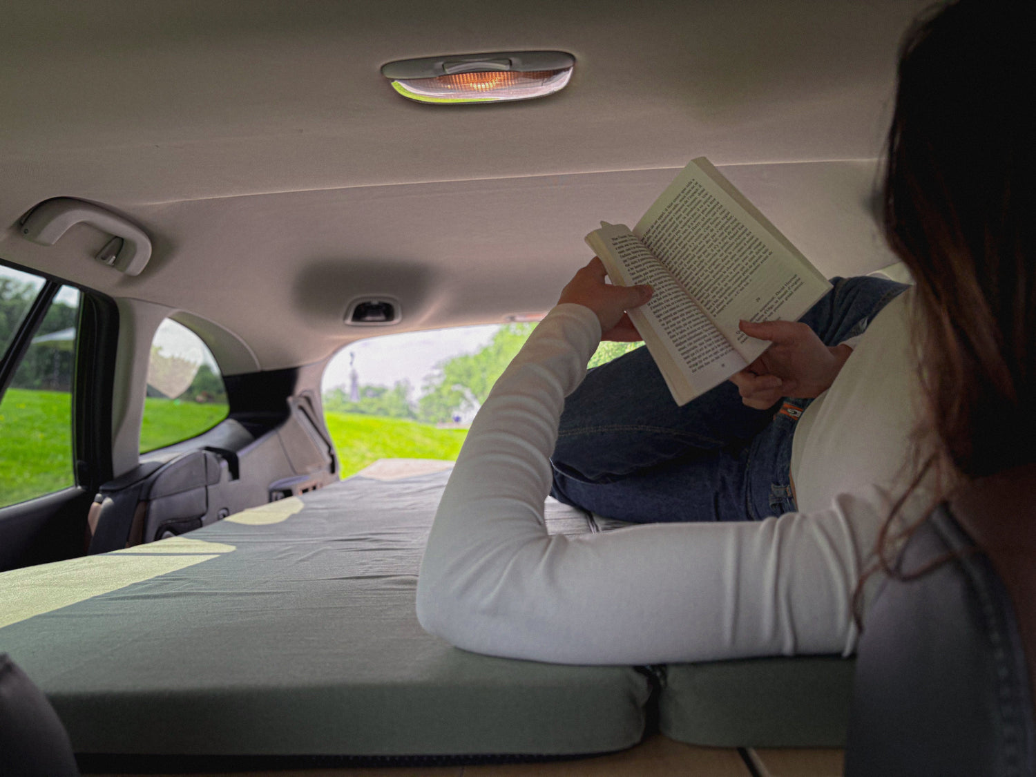 Sleep Better on the Road: Vanpackers’ Expert Tips for Restful Nights