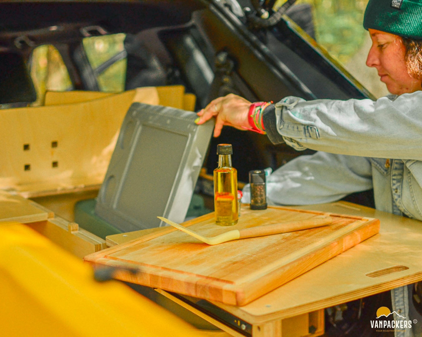 Kitchen Box & Box Plus - Trunk kitchen | Vanpackers®