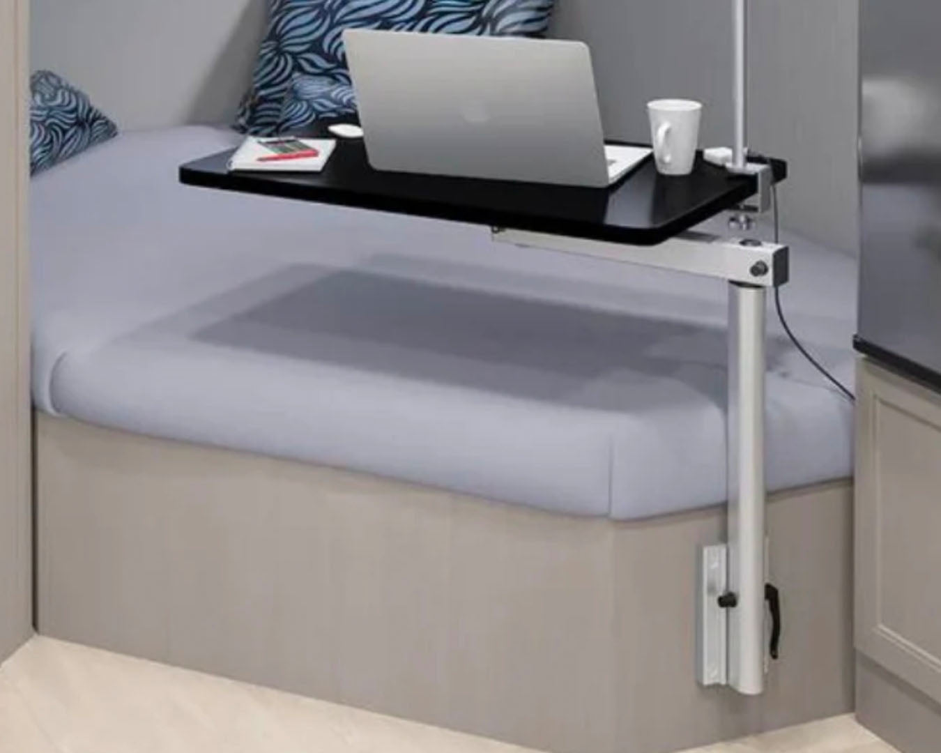 Système de pied de table pivotant MOD ITC® | Vanpackers®