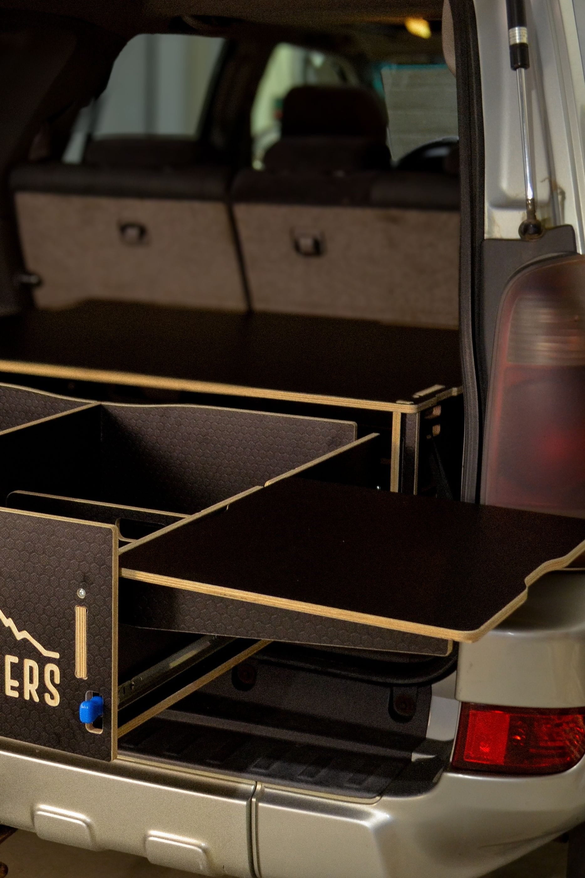 TrailBox - Tiroir de rangement pour voiture | Vanpackers® x Go Overland®