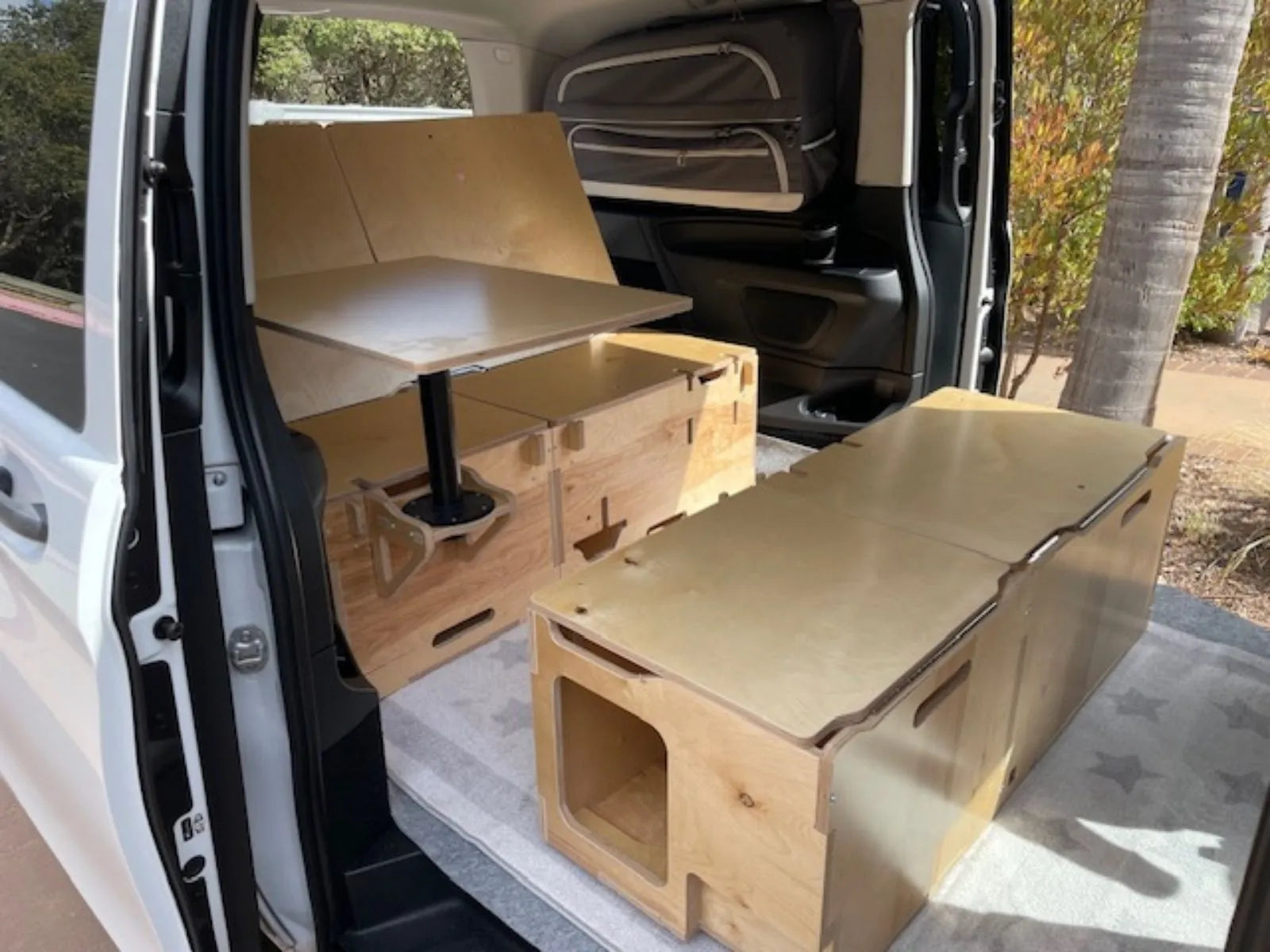 Cargo van conversion kit Mercedes Metris