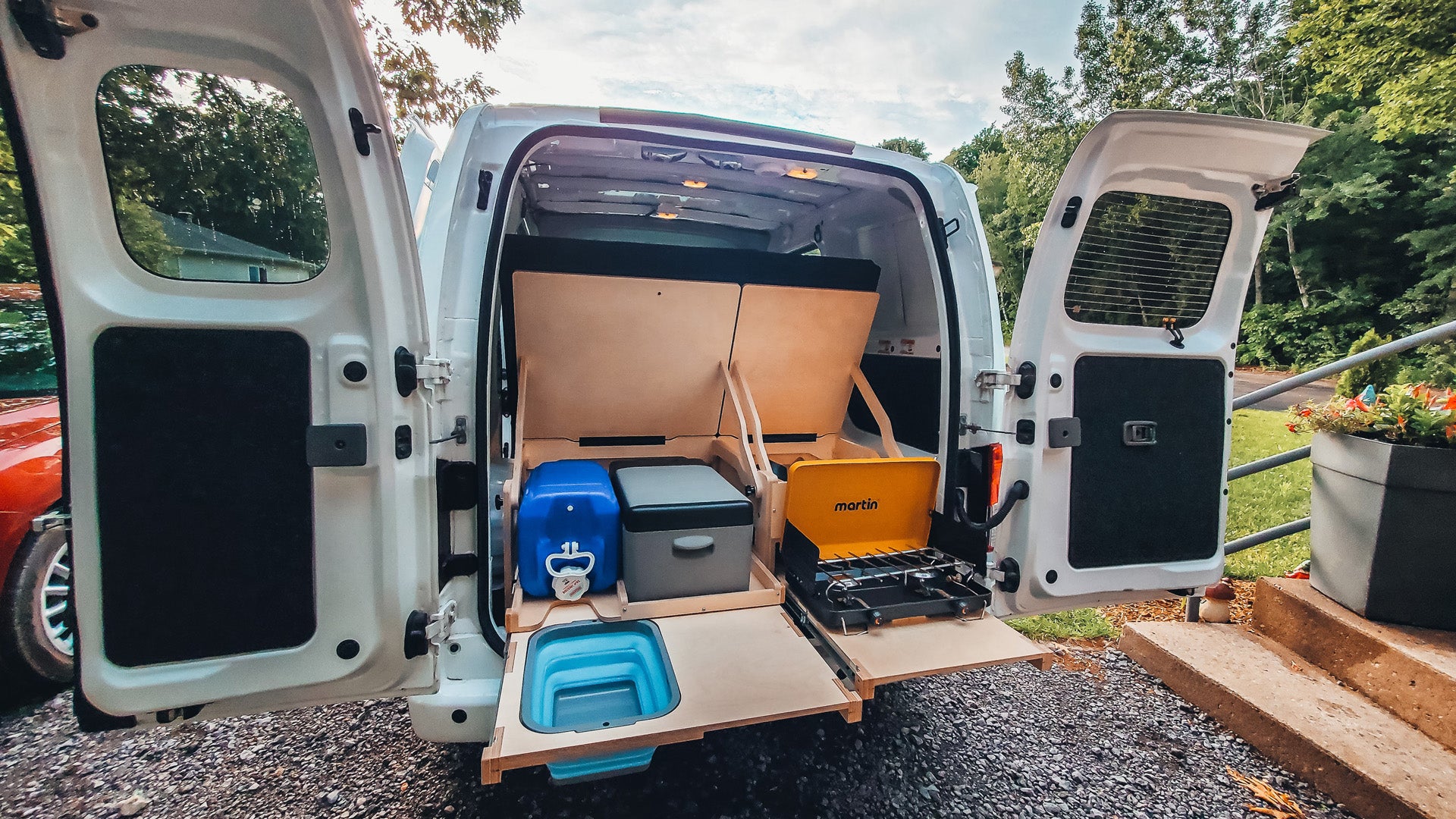 Conversion Kit for compact cargo vans